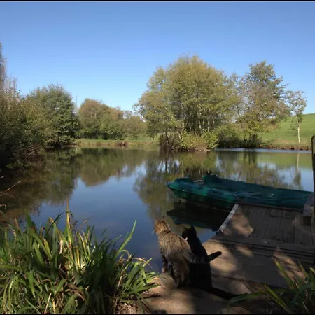 D'hotes Le Moulin Du Pont Bed & Breakfast Saint-Bonnet-de-Salers